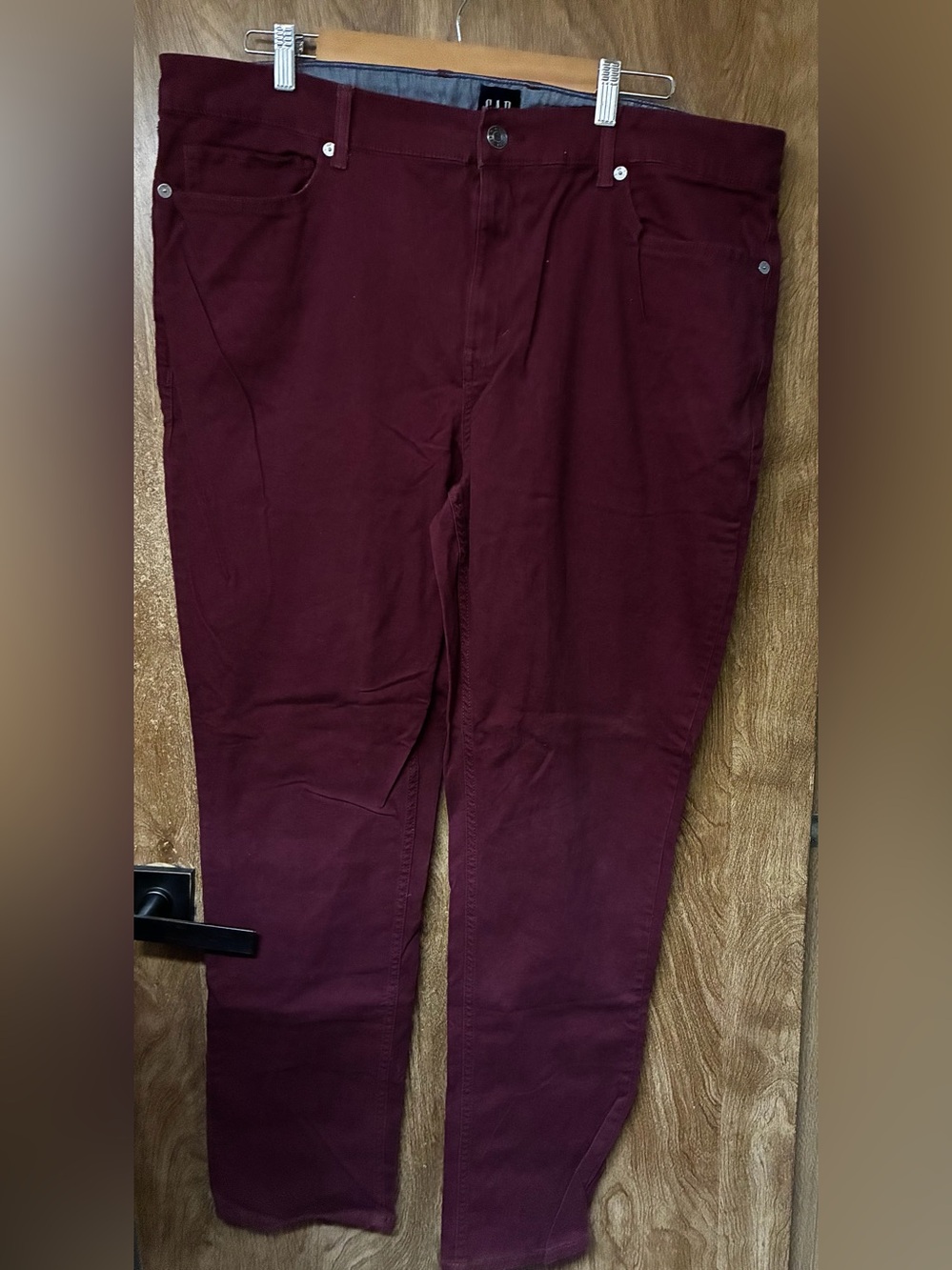 Mens Gap 40x32 burgundy pants